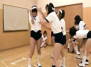 Nasty Japanese teenagers give head and